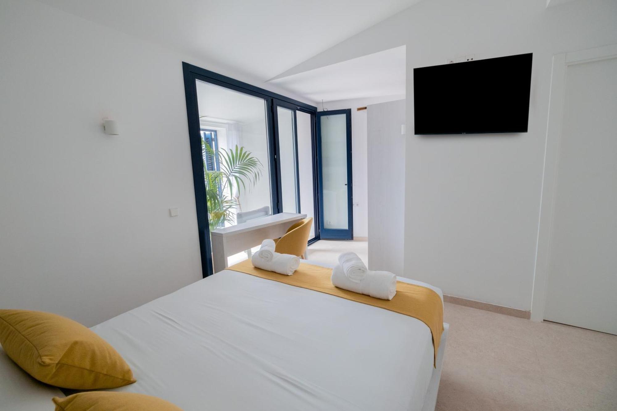 Hotel Boutique Es Blau Cadaques Exterior photo