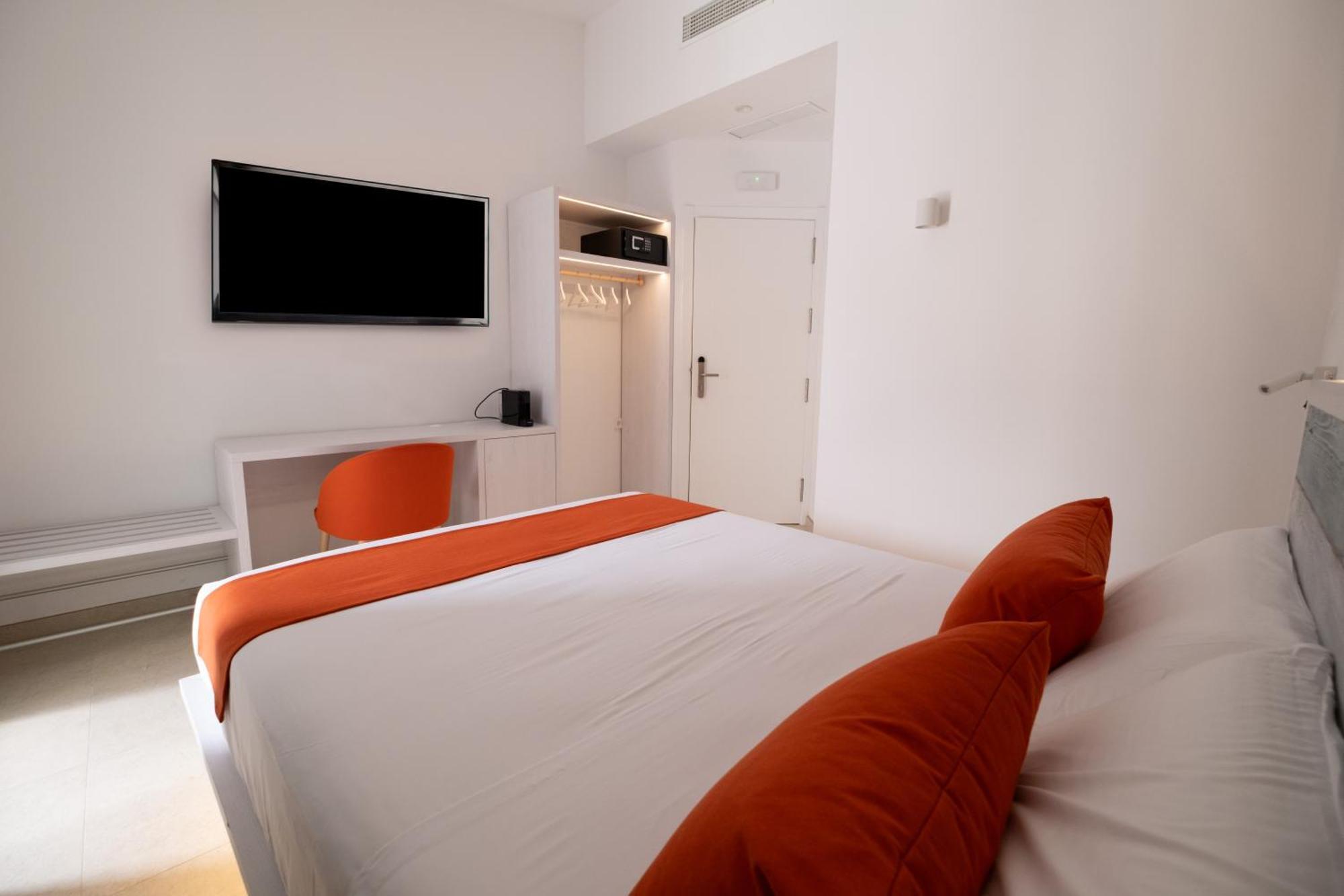 Hotel Boutique Es Blau Cadaques Exterior photo
