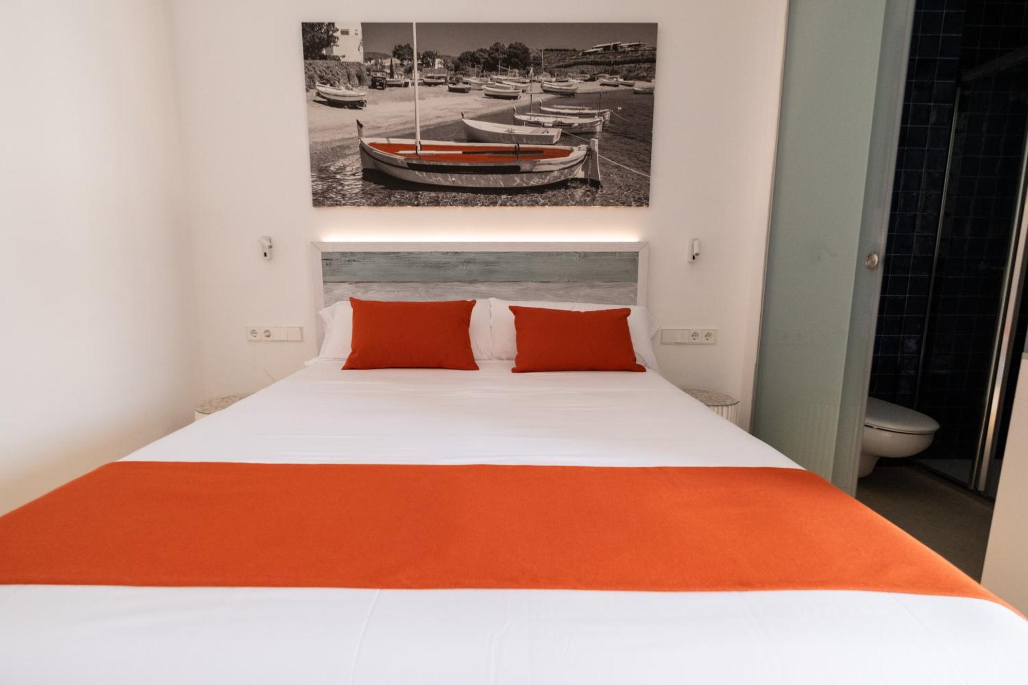 Hotel Boutique Es Blau Cadaques Exterior photo