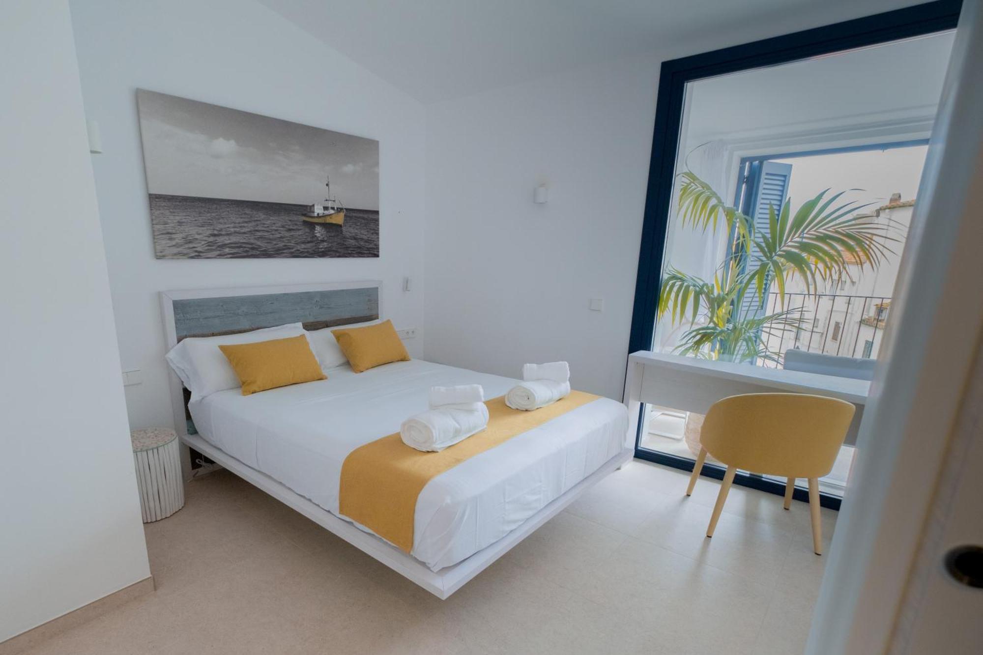 Hotel Boutique Es Blau Cadaques Exterior photo