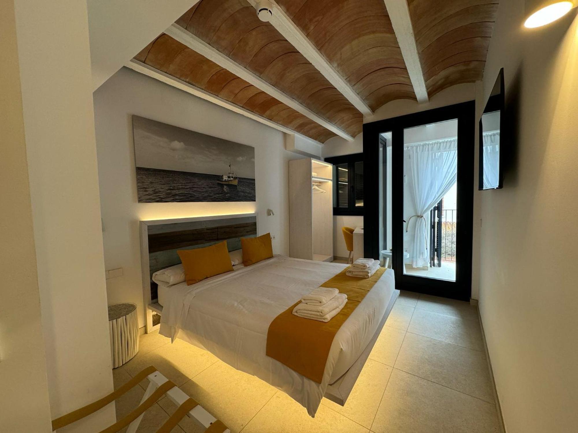 Hotel Boutique Es Blau Cadaques Exterior photo
